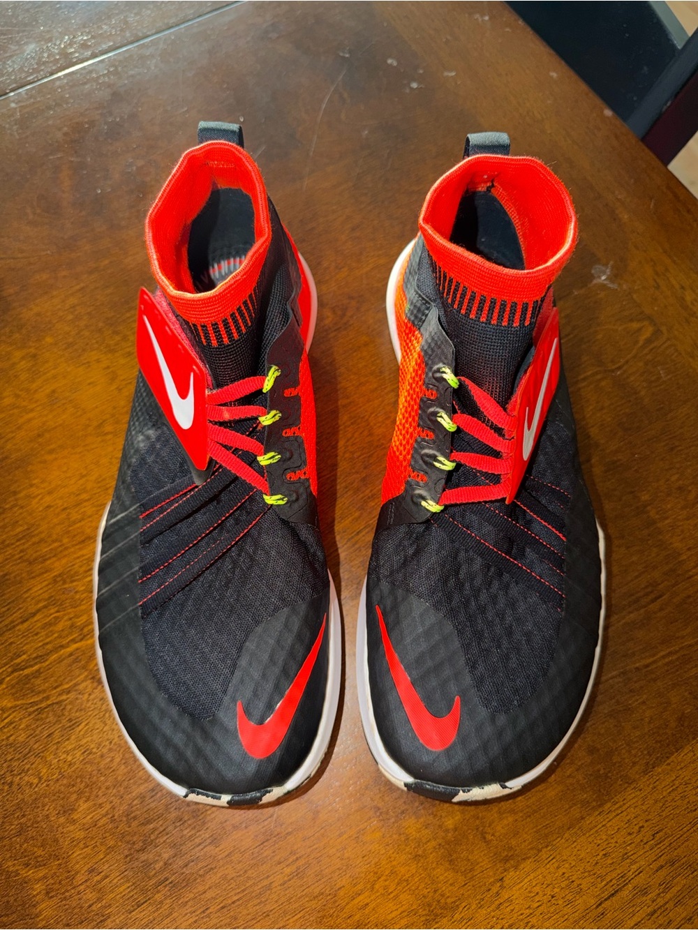 Nike Men’s Black & Red Mid-Top Athletic Sneakers